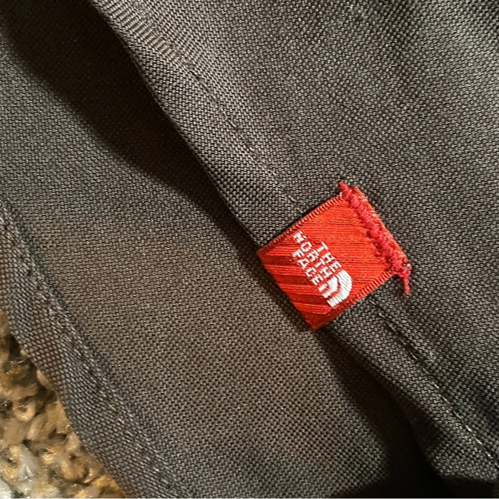 NORTH FACE BUTTON UP  MEN’s SHIRT size MEDIUM